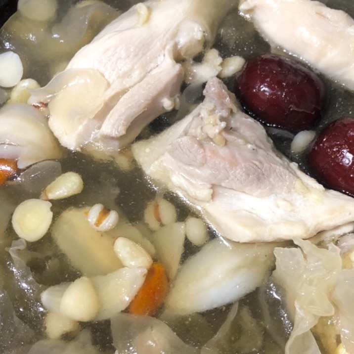 鶏モモ肉とハトムギ塩出汁スープ